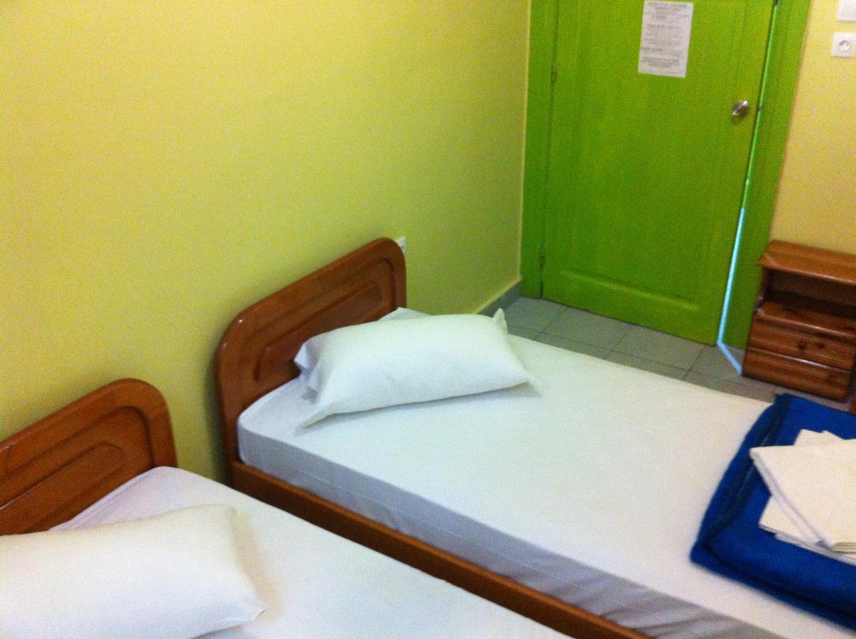 Zeus Hostel Athens Exterior photo